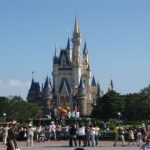 【驚愕】ディズニーランドが絶対に迷子のアナウンスをしない理由とは…