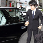 【悲報】眞子様の婚約相手・小室圭さん、なんとタクシー代が払えなかった…。
