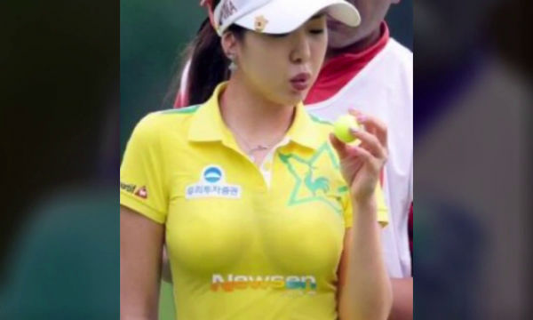 【画像あり】韓国女子プロゴルファー、スカート短すぎのウェアピチピチすぎｗｗ