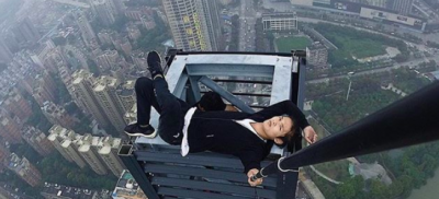 中国で有名なユーチューバが高層ビルから転落死　危険な動画撮影と話題に