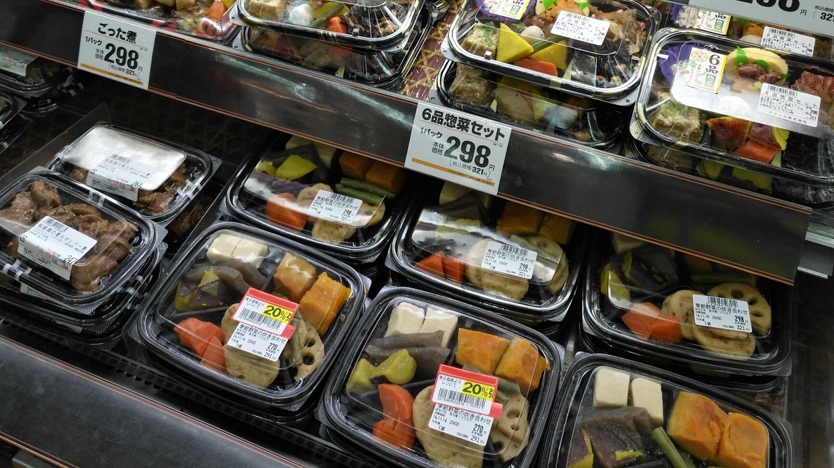 実は菌の温床…スーパーの総菜には要注意！